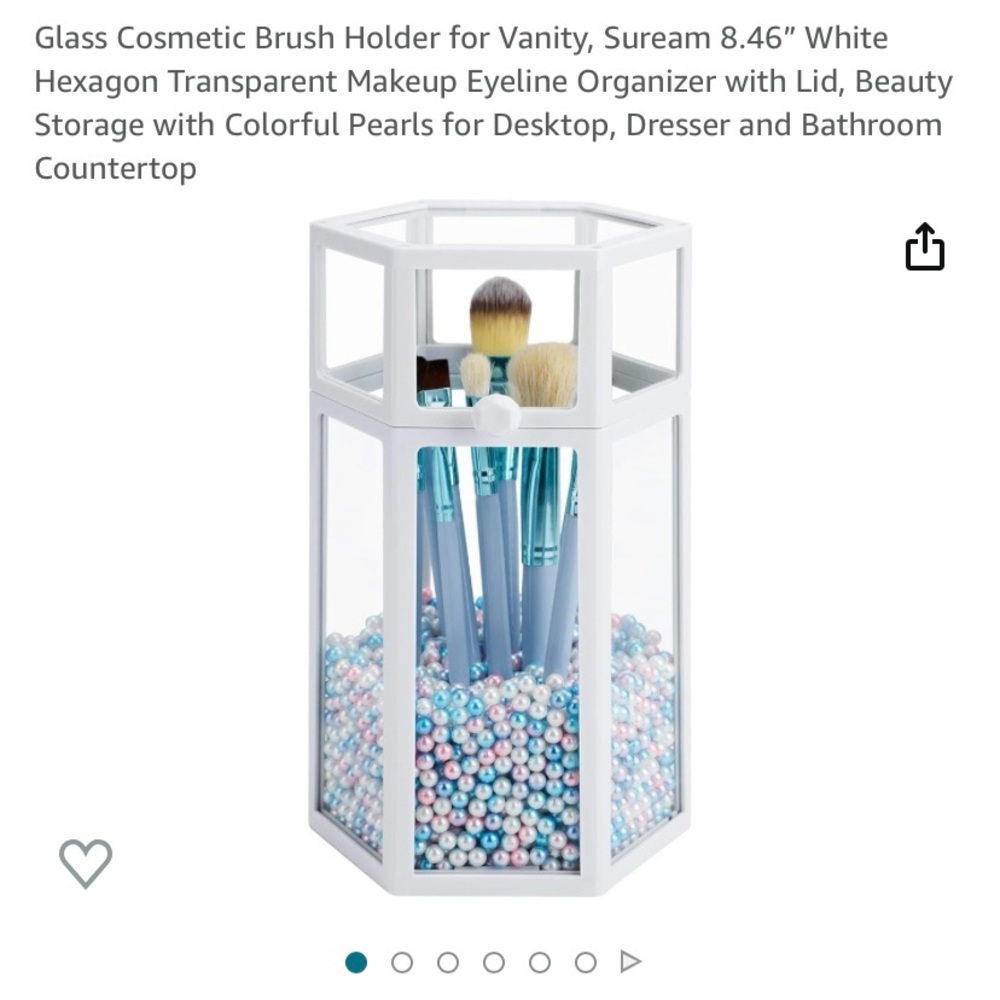 Makeup brushes holder